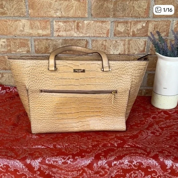 Huge Kate Spade Storybook lined Croc Embossed Cream Shoulder Bag - Picture 9 of 9